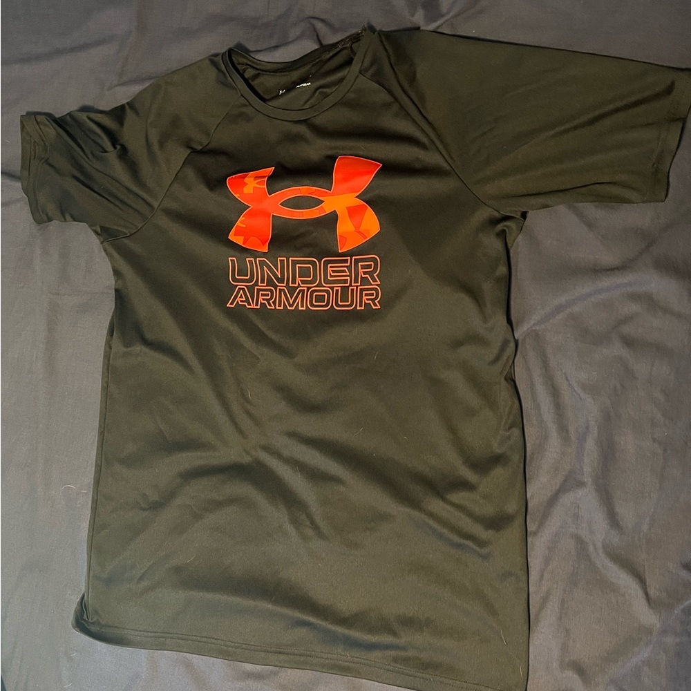 Under Armour Tshirt